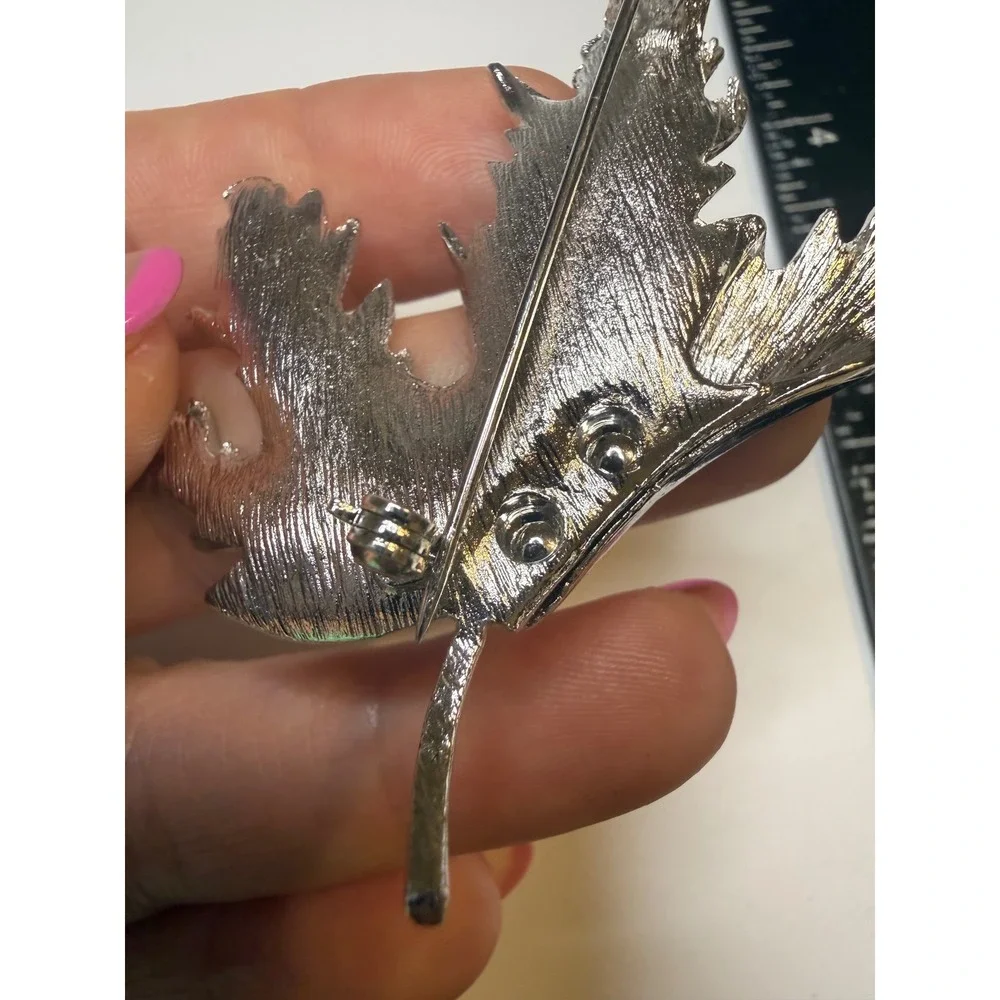 Silver Tone‎ Maple Leaf Brooch Textured Nature Inspired Fall Autumn Pin